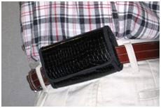 持ち運びに便利、落ちないメガネケース　G-CARRY